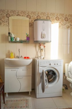 Pastel renklerde iç banyo