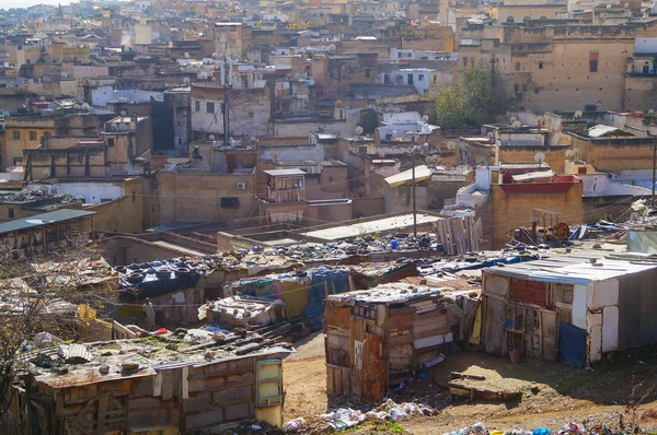 Mercado de pulgas nos arredores da cidade velha de Fez — Fotografia de Stock