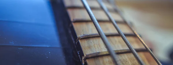 Вулканізація старих басових струн без першого крупним планом — стокове фото