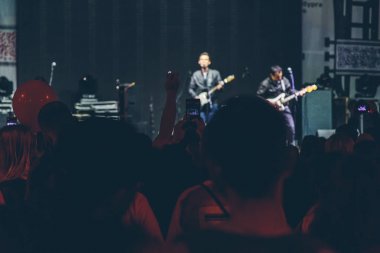 seyirciler bir konserde 