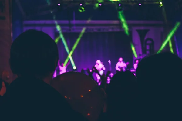 Publiken vid en konsert — Stockfoto
