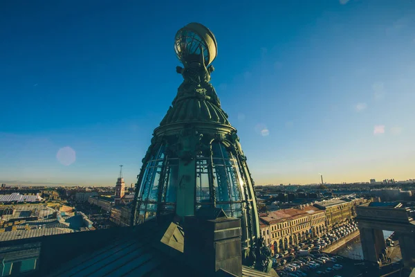 Купол дома певца на Невском проспекте — стоковое фото