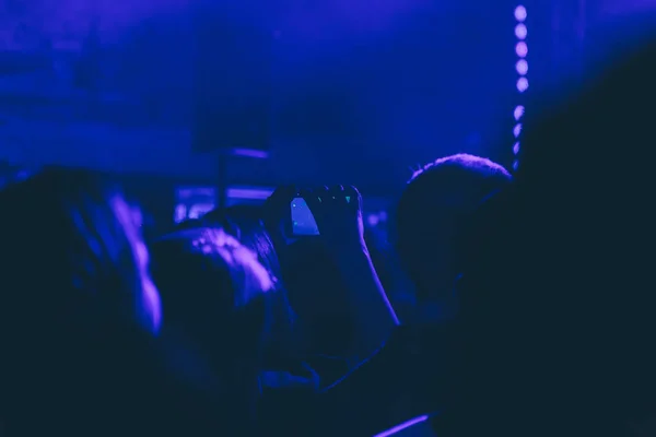 The audience at a concert — Stock Photo, Image