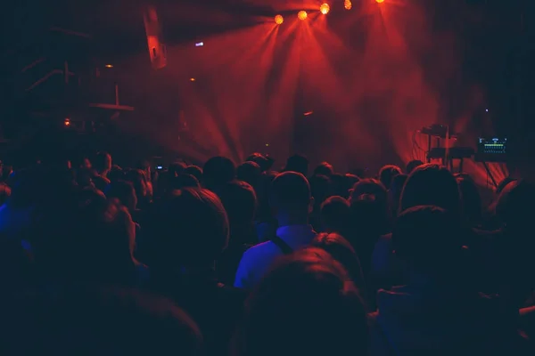 Publiken vid en konsert — Stockfoto