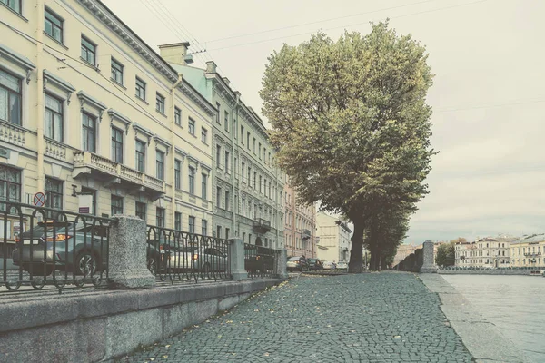 Remblai de la rivière Fontanka à Saint-Pétersbourg — Photo