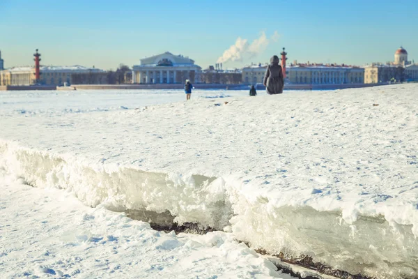 Panorama de la saliva de la isla Vasilyevsky en San Petersburgo en invierno — Foto de Stock