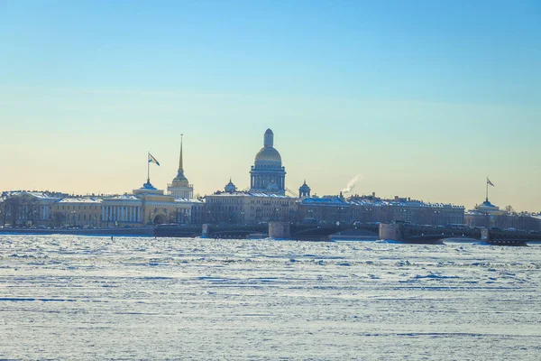 St. Isaac's Katedrali, St. Petersburg ben — Stok fotoğraf