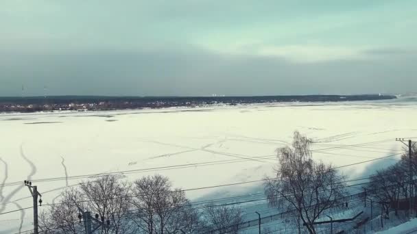 冬季在Perm的Kama河堤岸 — 图库视频影像