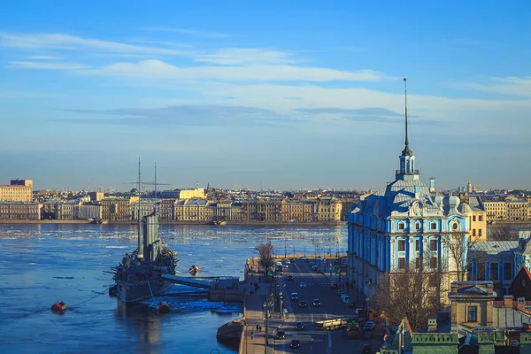 Панорама крейсера "Аврора" в Санкт-Петербурге — стоковое фото