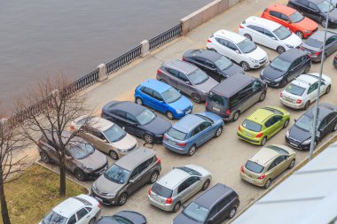 Park edilmiş arabaların Üstten Görünüm 