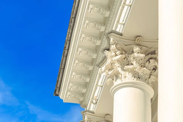 Elagin Palace St. Petersburg bahar bir parkta Elagin adada