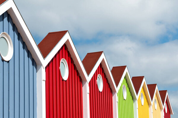 Фасад, разноцветный, остров Ланжыог
