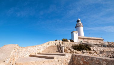 Cap de Formentor deniz feneri, uçurumlu Formentor yarımadası, Mallorca İspanya