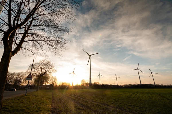 Větrné Turbíny Při Západu Slunce Bioenergetickém Parku Saerbeck Německo — Stock fotografie