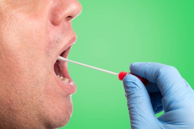 DNA testi tüpü ve pamuklu bez, silme testi.