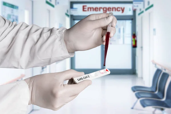 Covid Person Holds Test Tube Corona Virus Hand Laboratory — Stock Photo, Image