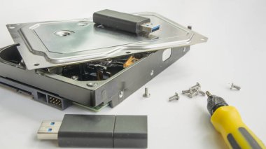 HDD sabit disk dosya kaydetmek kayıt donanım konsepti