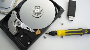 HDD sabit disk dosya kaydetmek kayıt donanım konsepti