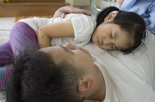 Child father hug girl relationship asian concept — Stock Photo, Image