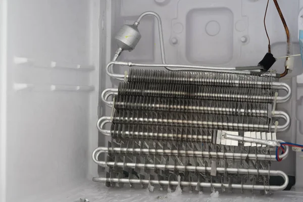 Kylskåp kichen reparation spole apparaten fix — Stockfoto