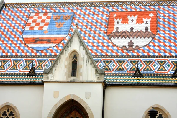 Church of St Mark Zagreb Croatia and coat of arms on top — Stock Photo, Image