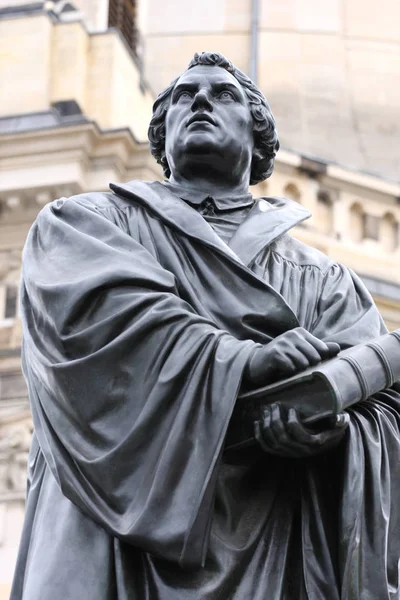 O monumento Martin Luther em Dresden (Alemanha ) — Fotografia de Stock