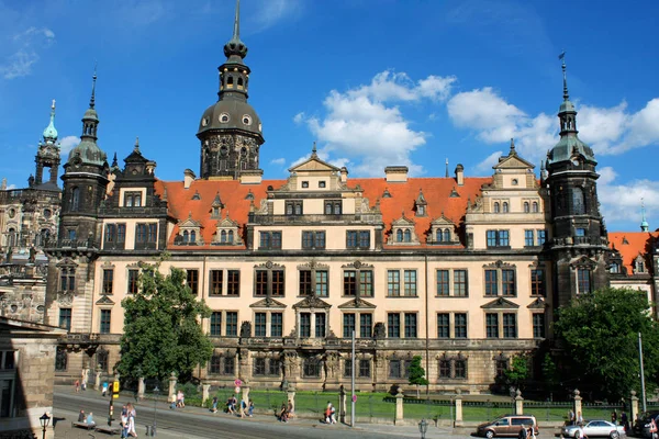 Dresden kale veya Kraliyet Sarayı gece, Saksonya, Almanya — Stok fotoğraf