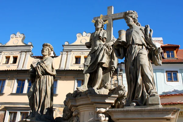 Charles Köprüsü, Prague, Çek Cumhuriyeti bulunur. Finishe