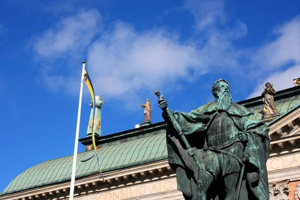 Estatua de Gustavo Erici frente a Riddarhuset (Casa de Nobili —  Fotos de Stock