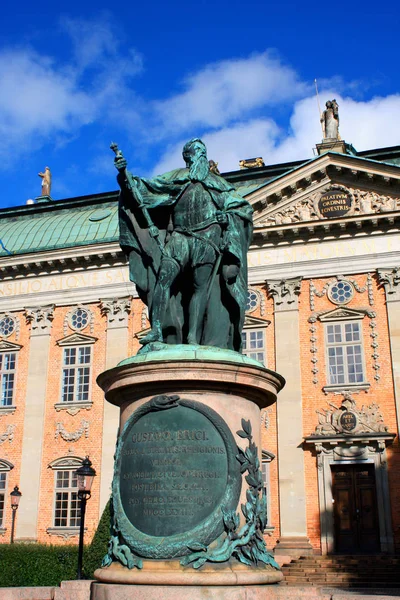 Estatua de Gustavo Erici frente a Riddarhuset (Casa de Nobili —  Fotos de Stock