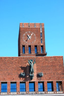 Belediye Binası ile saat ve anıtlar, Oslo, Norveç