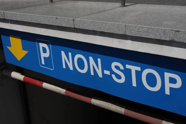 Nonstop All Day Open Parking Sign — Stock Photo, Image