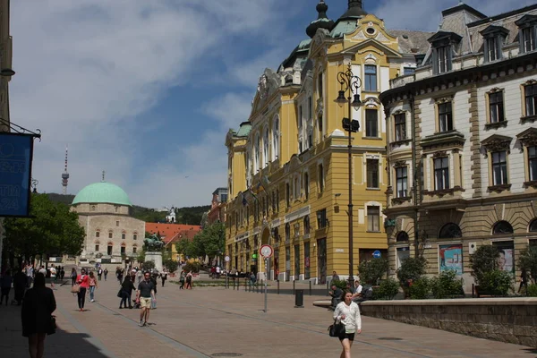City Square, Pécs - Magyarország. Pécs Európa kulturális fővárosa volt. — Stock Fotó