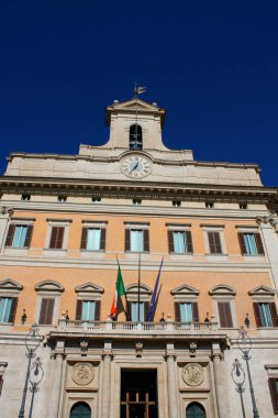 Palazzo Montecitorio Roma ve Ita koltuğunda Saray gibi
