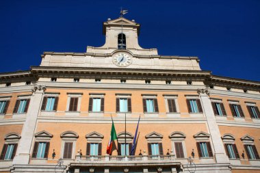Palazzo Montecitorio Roma ve Ita koltuğunda Saray gibi