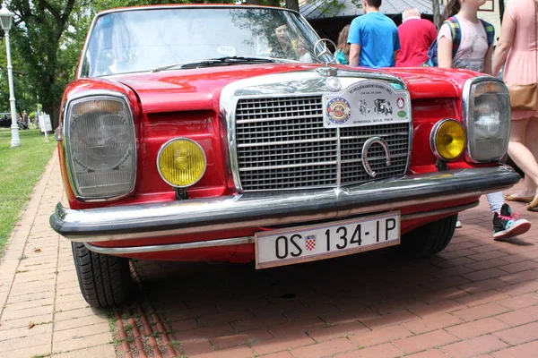 Palic, serbia: 6. August 2016 -- Retro-Auto Detail in alten europäischen Straßen. — Stockfoto