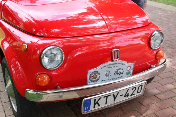 Palic, serbia: 6. August 2016 -- Retro-Auto Detail in alten europäischen Straßen. — Stockfoto