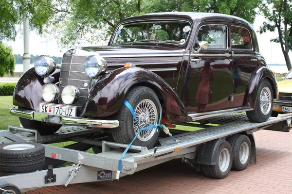 Palic, serbia: 6. August 2016 -- Retro-Auto Detail in alten europäischen Straßen. — Stockfoto