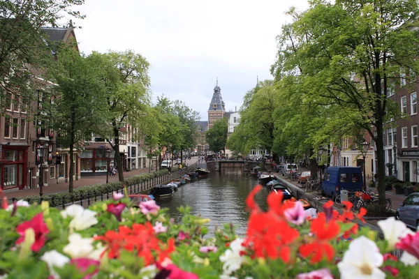 Amsterdam è la capitale e la città più popolosa dei Paesi Bassi . — Foto Stock