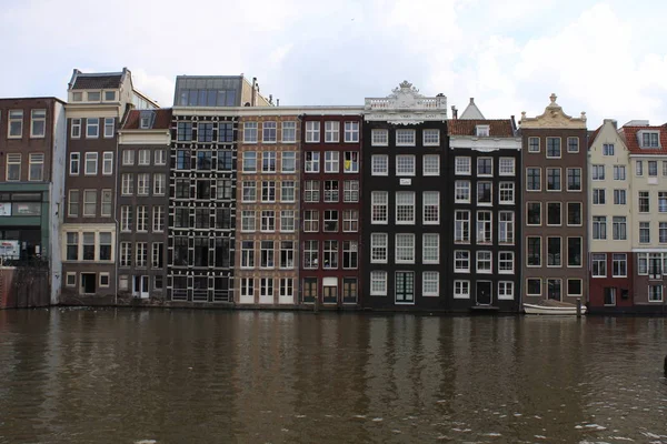 Amsterdam è la capitale e la città più popolosa dei Paesi Bassi . — Foto Stock