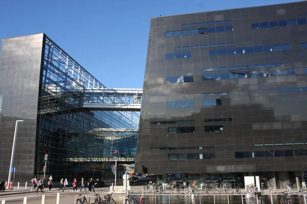  Kopenhag, Danimarka Danimarka Milli Kütüphanesi Kopenhag Kraliyet Kütüphanesi (Det Kongelige Bibliotek) olduğunu