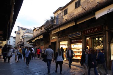 Floransa, İtalya: 3 Mayıs. 2017 - Floransa, tarihi ve ünlü Ponte Vecchio, Florence, İtalya