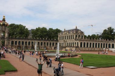 Dresden, Almanya: Ağustos 25. 2016 - ünlü Zwinger palace (Der Dresdner Zwinger) Dresden Sanat Galerisi, Saxrony, Almanya