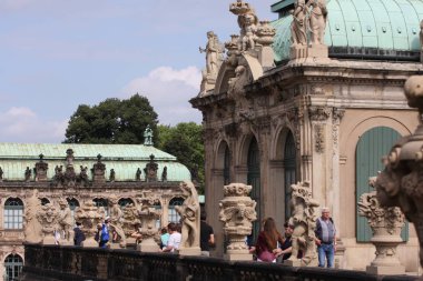 Dresden, Almanya: Ağustos 25. 2016 - ünlü Zwinger palace (Der Dresdner Zwinger) Dresden Sanat Galerisi, Saxrony, Almanya