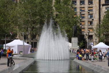 Belgrad, Sırbistan: 16 Nisan. 2017 - Nikola Pasic Meydanı anıt ve Çeşme Merkez kareler ve Belgrad, Sırbistan'ın başkenti bir kentsel mahallelerinde biridir. 