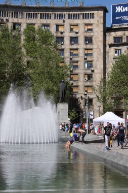 Belgrad, Sırbistan: 16 Nisan. 2017 - Nikola Pasic Meydanı anıt ve Çeşme Merkez kareler ve Belgrad, Sırbistan'ın başkenti bir kentsel mahallelerinde biridir. 