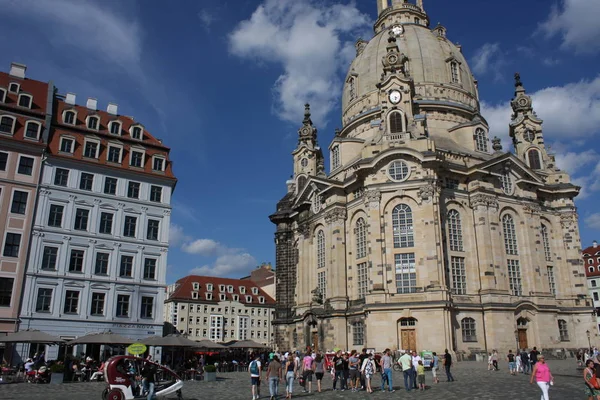 Dresden, Germany. Frauenkirche (Church of Our lady). Medieval city, historical and cultural center of Free State of Saxony in Europe. — Stock Photo, Image