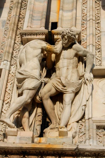 Детали Миланского собора в Италии — стоковое фото