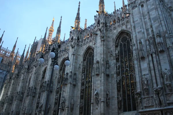 Scena z katedry Duomo w Mediolanie we Włoszech — Zdjęcie stockowe