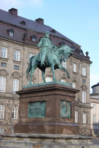 Estatua de Federico VII en Copenhague, la capital de Dinamarca —  Fotos de Stock